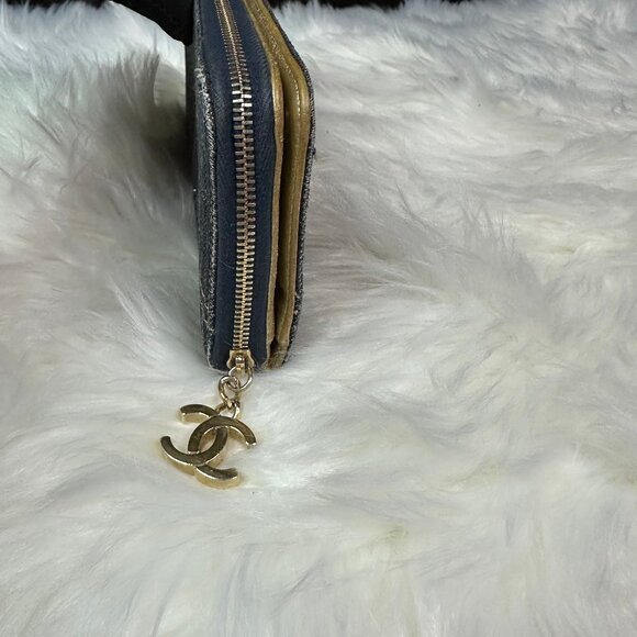 ❌SOLD❌ Authentic Chanel Denim CC Zip Around Zippy Continental Wallet - Picture 4 of 17